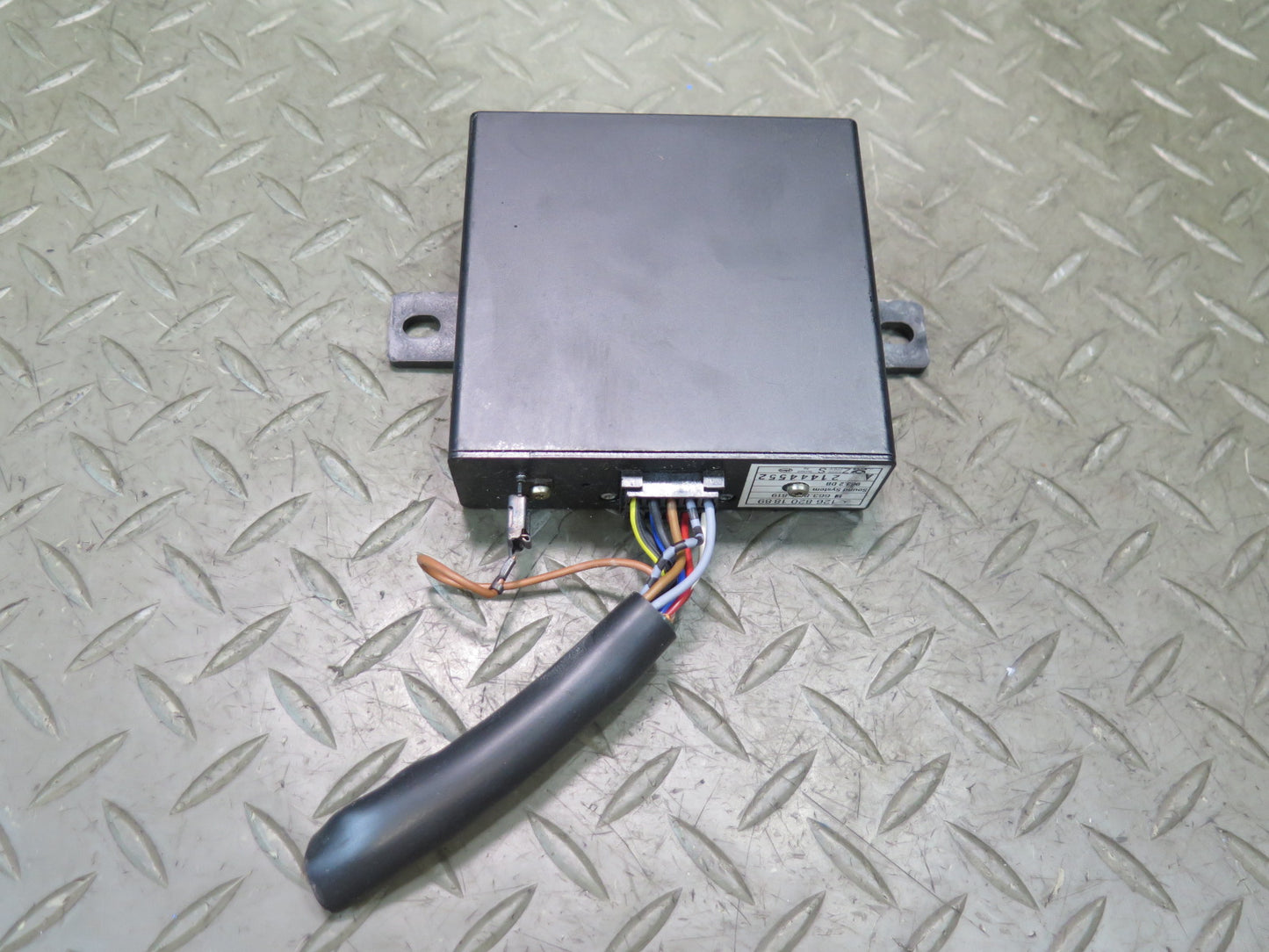 86-91 Mercedes W126 C126 560SEC 560SEL Radio Stereo AMP Amplifier 1268201889 OEM