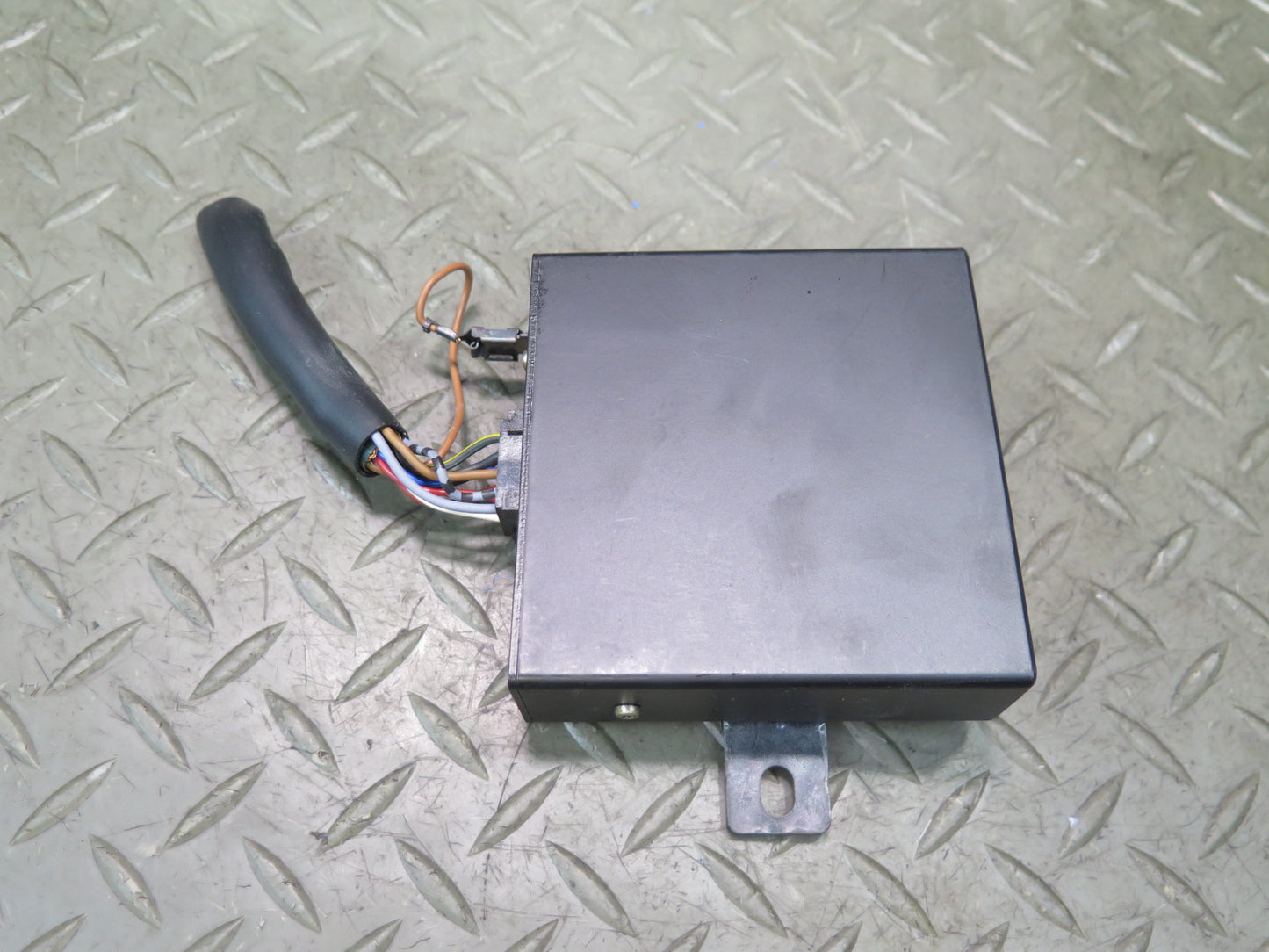 86-91 Mercedes W126 C126 560SEC 560SEL Radio Stereo AMP Amplifier 1268201889 OEM