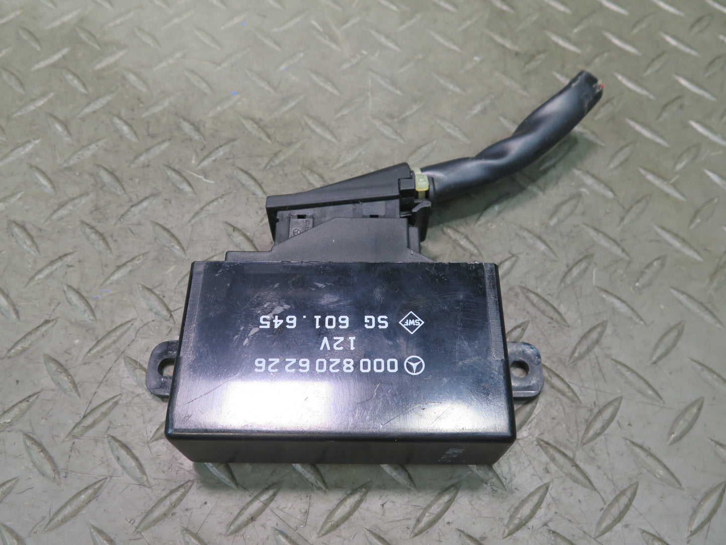 86-91 Mercedes W126 C126 560SEC 560SEL Heated Seat Control Module 0008206226 OEM