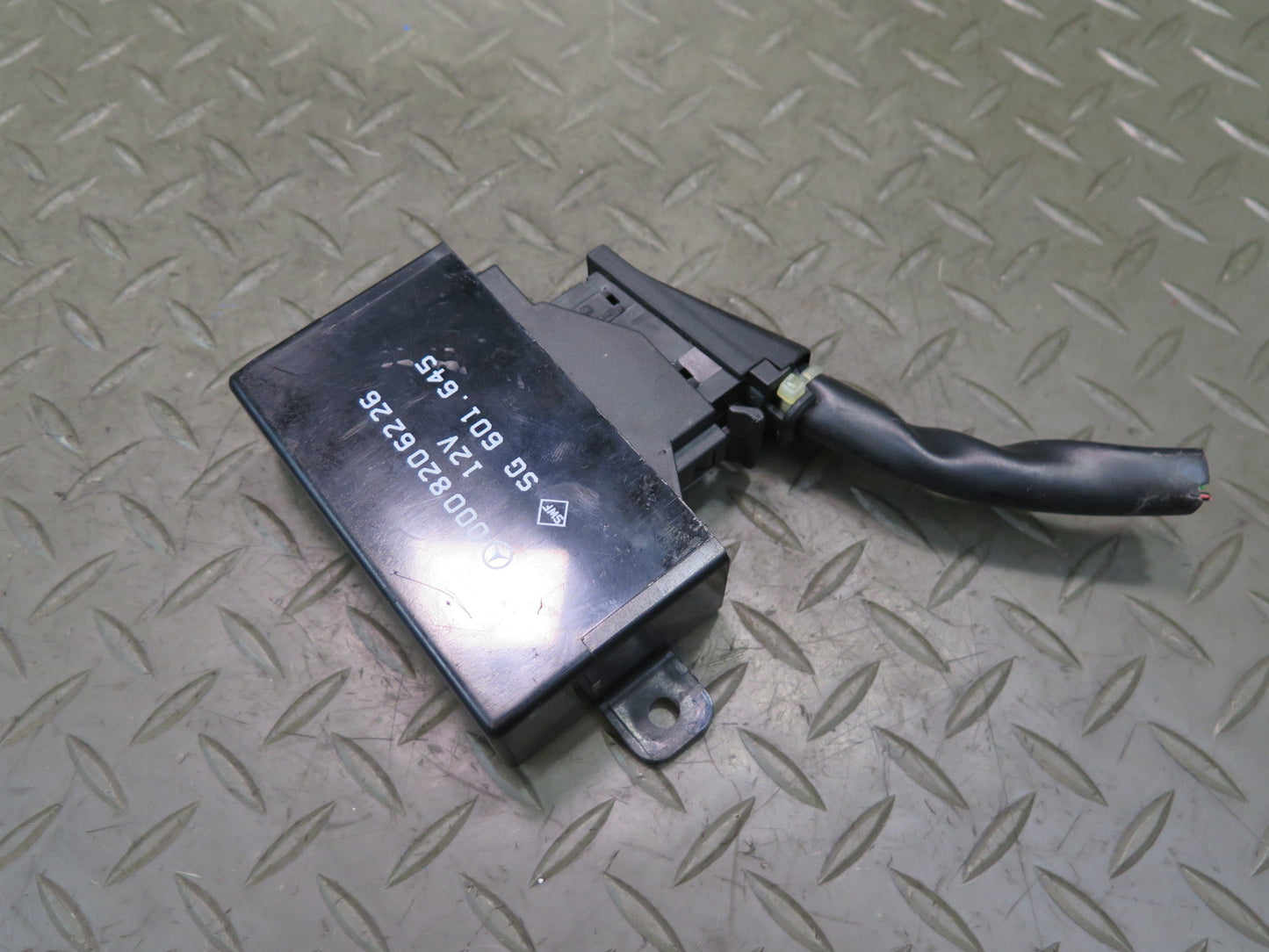 86-91 Mercedes W126 C126 560SEC 560SEL Heated Seat Control Module 0008206226 OEM