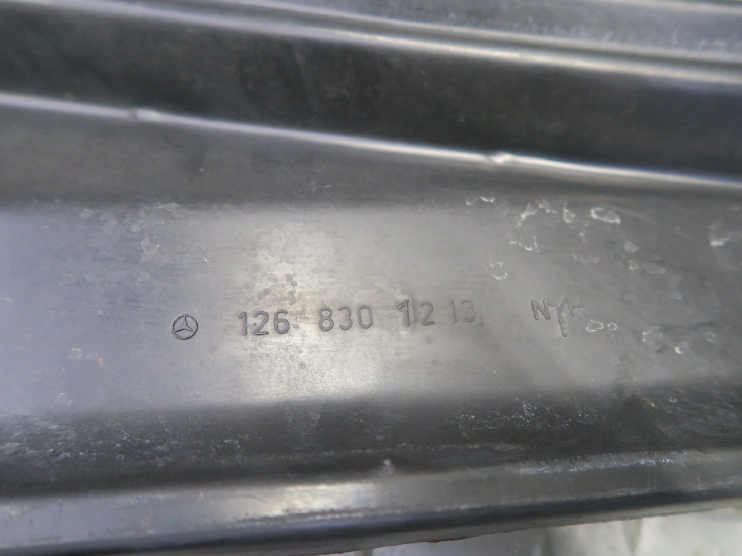 86-91 Mercedes W126 560SEL Front Windshield Wiper Vent Cowl Cover Panel Set OEM