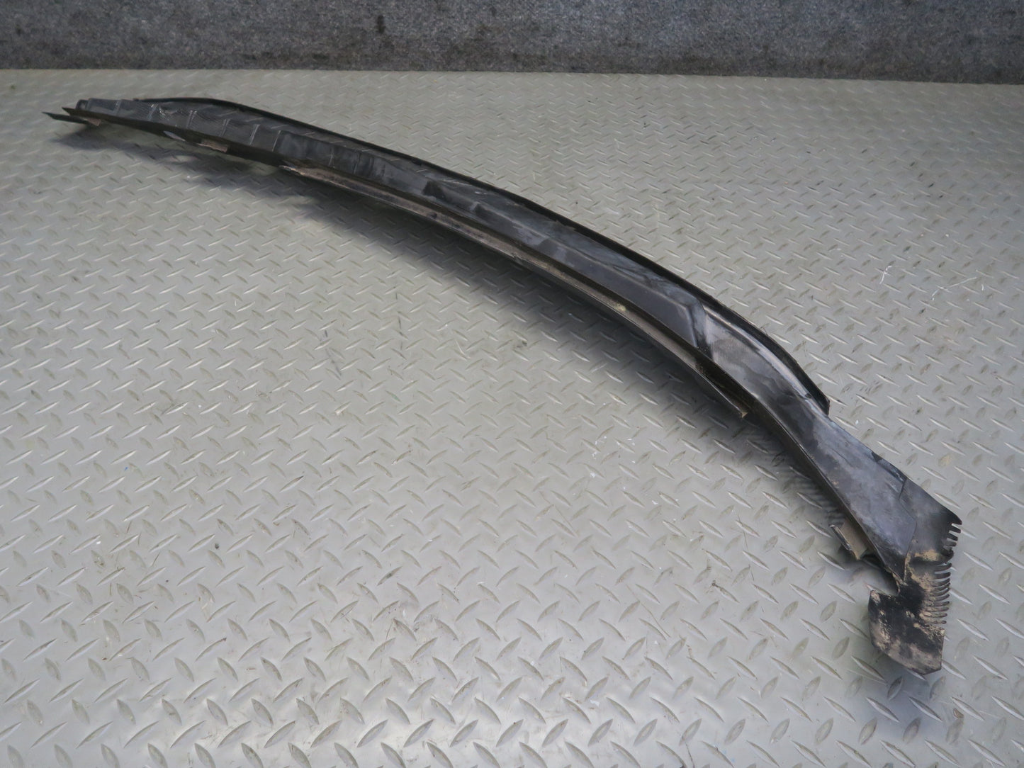 86-91 Mercedes W126 560SEL Front Windshield Wiper Vent Cowl Cover Panel Set OEM