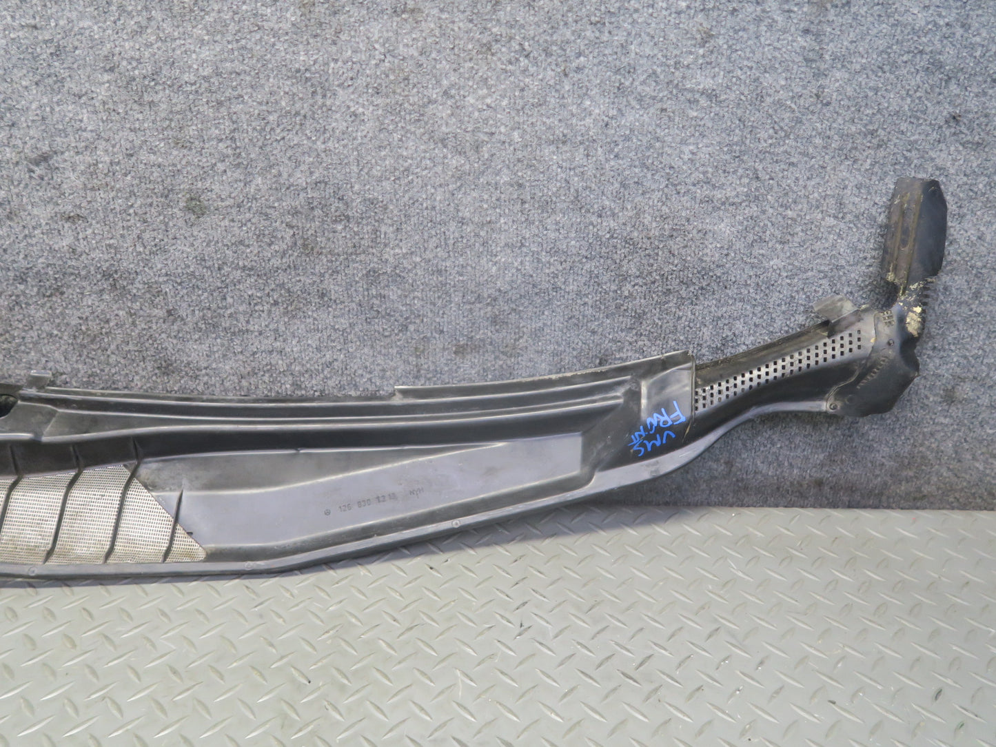 86-91 Mercedes W126 560SEL Front Windshield Wiper Vent Cowl Cover Panel Set OEM