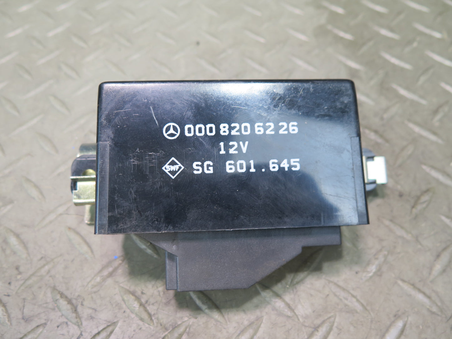 86-91 Mercedes W126 C126 560SEC 560SEL Heated Seat Control Module 0008206226 OEM