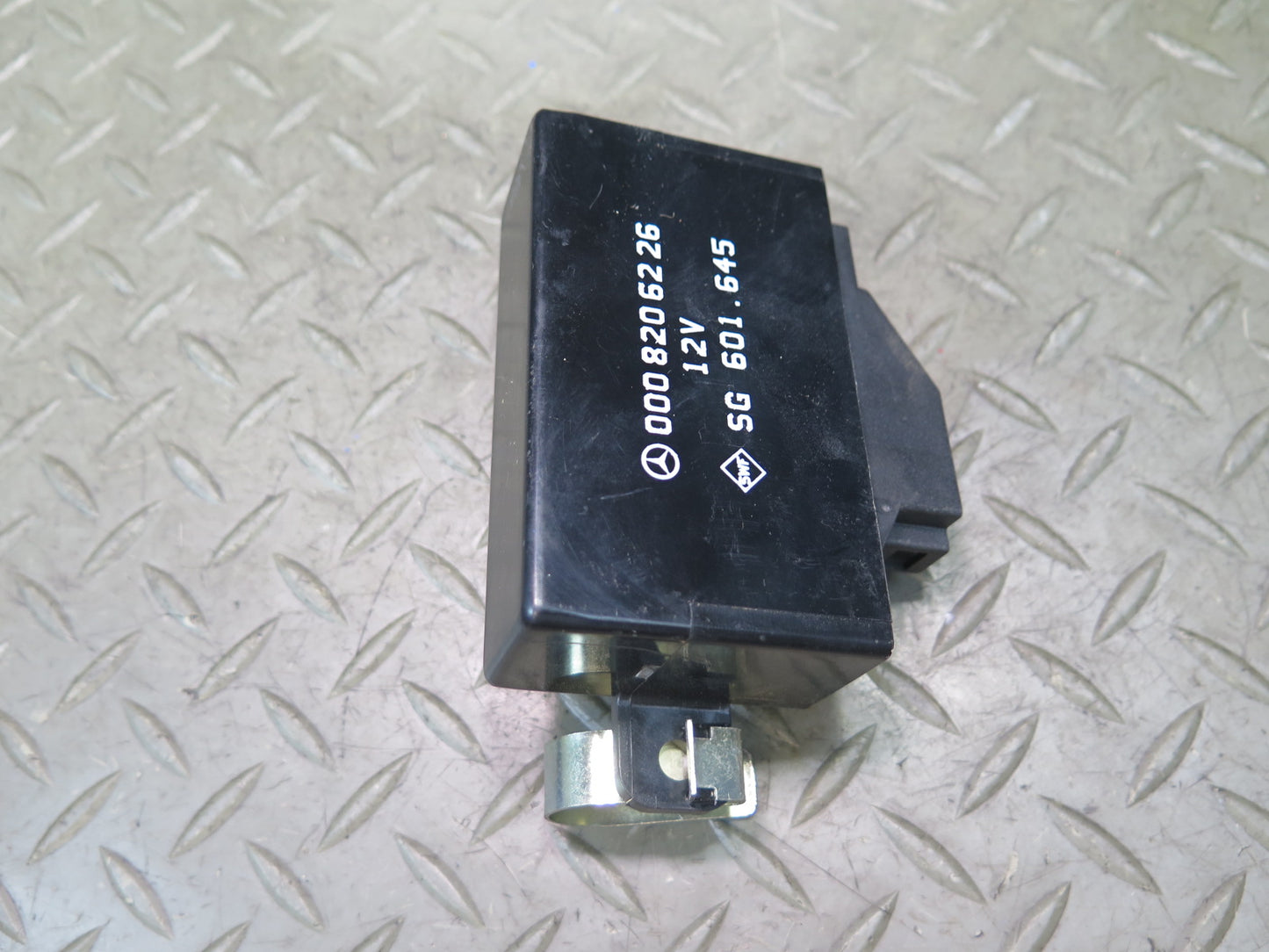 86-91 Mercedes W126 C126 560SEC 560SEL Heated Seat Control Module 0008206226 OEM