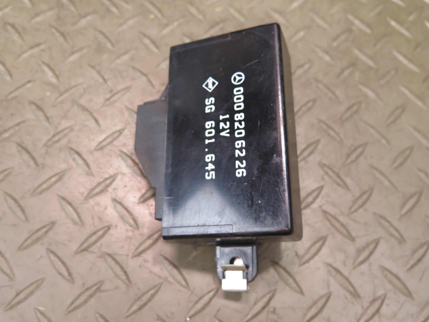 86-91 Mercedes W126 C126 560SEC 560SEL Heated Seat Control Module 0008206226 OEM