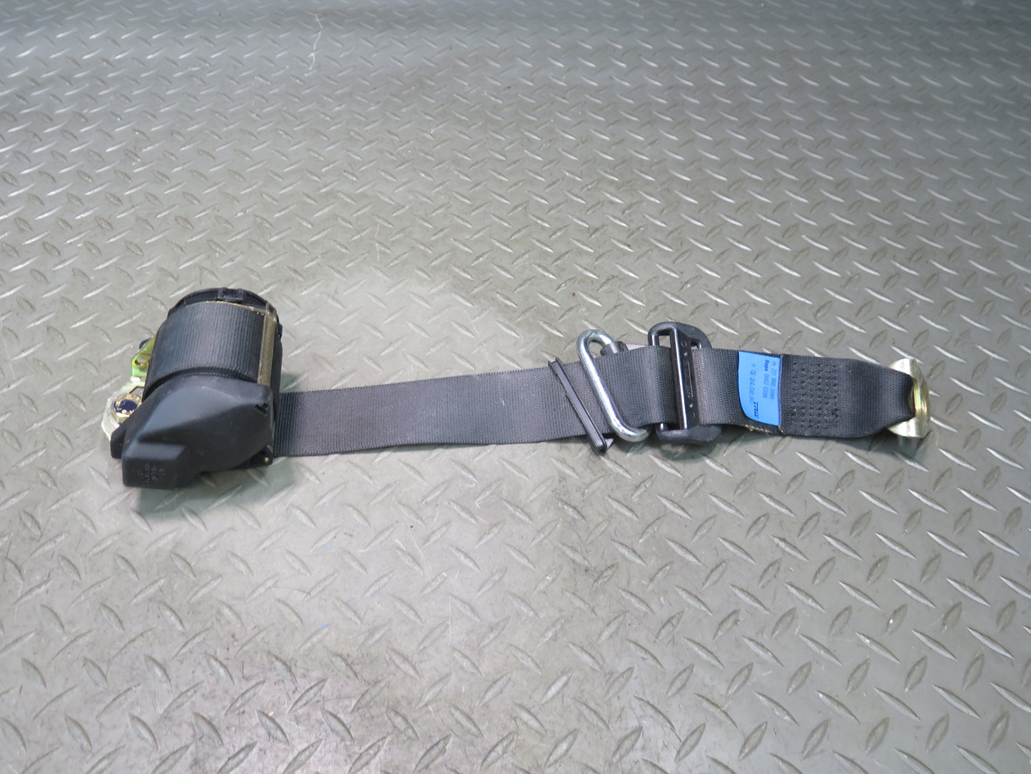 86-91 MERCEDES W126 560SEL SET OF 2 REAR RIGHT & LEFT SEATBELT RETRACTOR OEM