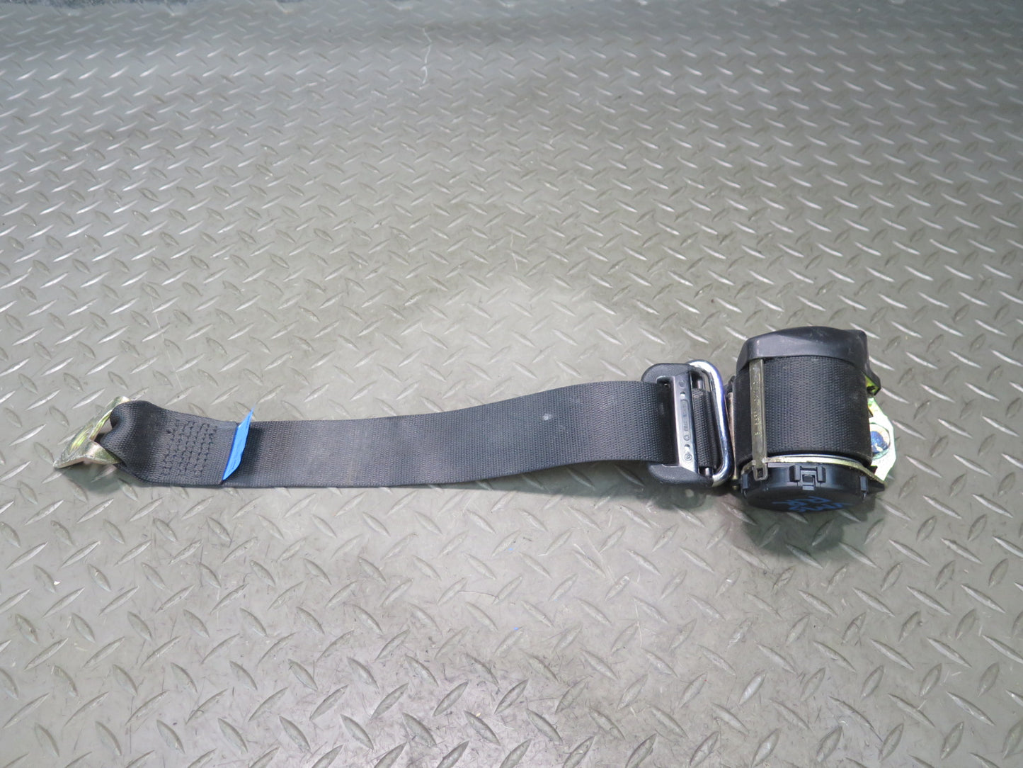 86-91 MERCEDES W126 560SEL SET OF 2 REAR RIGHT & LEFT SEATBELT RETRACTOR OEM
