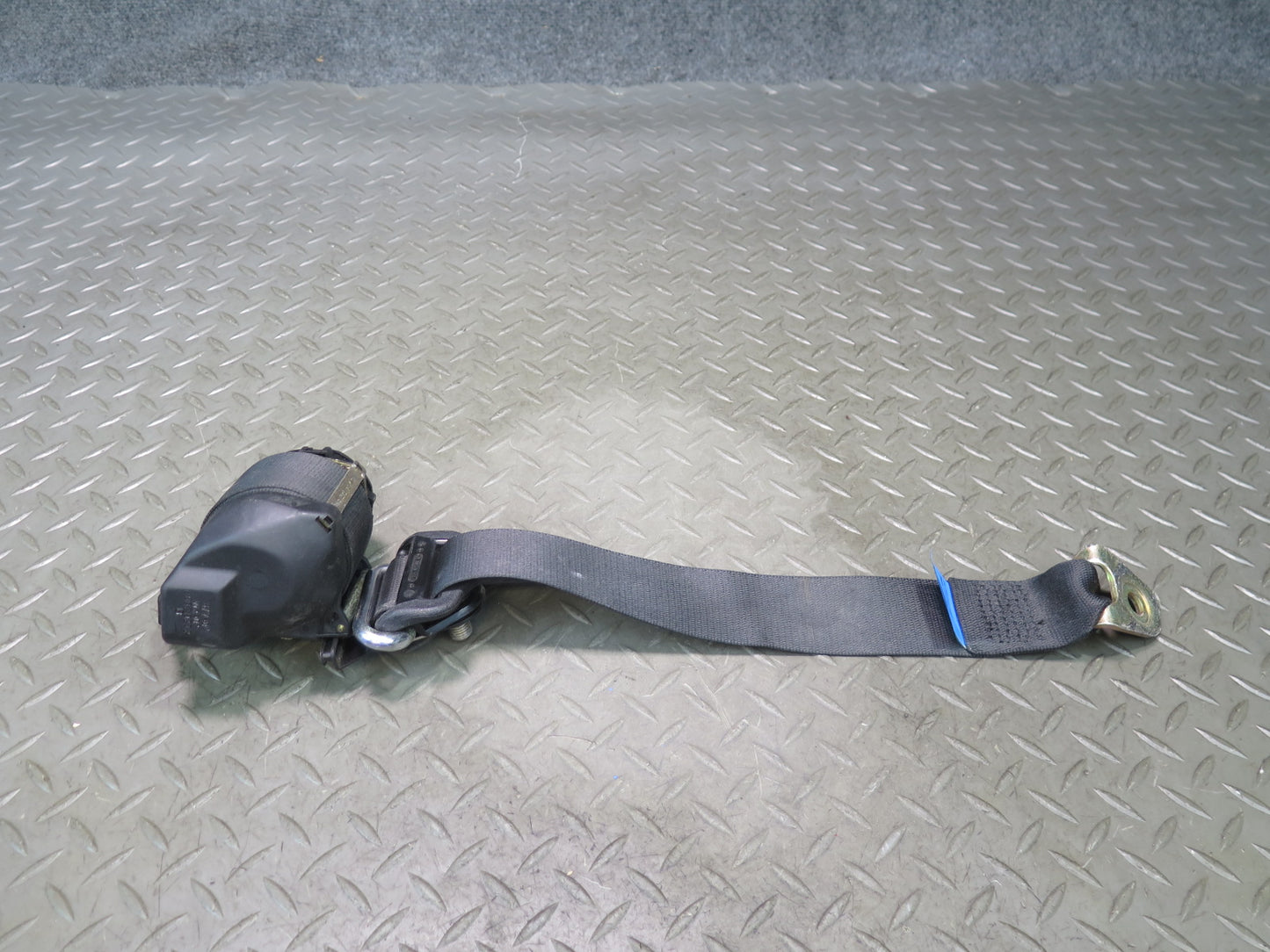 86-91 MERCEDES W126 560SEL SET OF 2 REAR RIGHT & LEFT SEATBELT RETRACTOR OEM