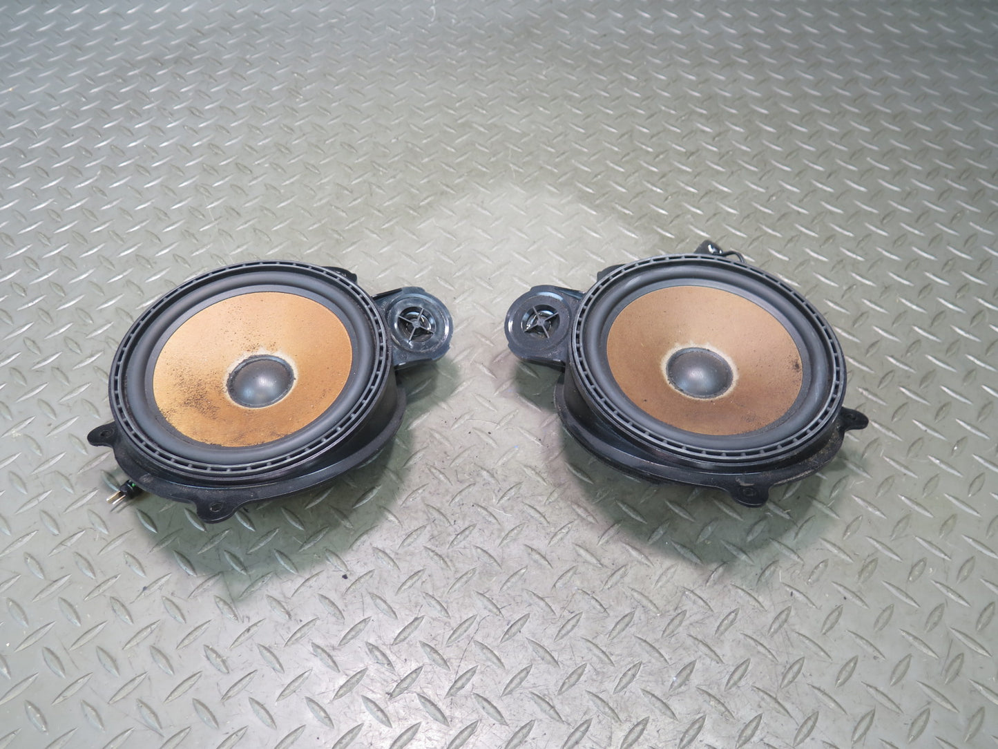 86-91 Mercedes W126 560SEL Sedan Set of 2 Rear Left & Right Shelf Speaker OEM