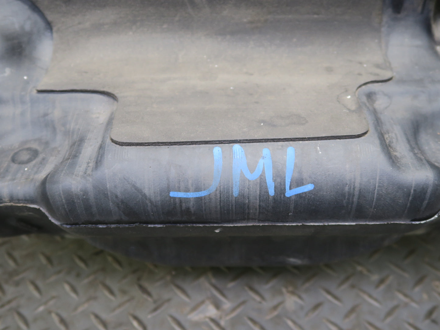 10-11 Mercedes W164 ML350 Diesel Adblue Fuel Additive Tank Container OEM