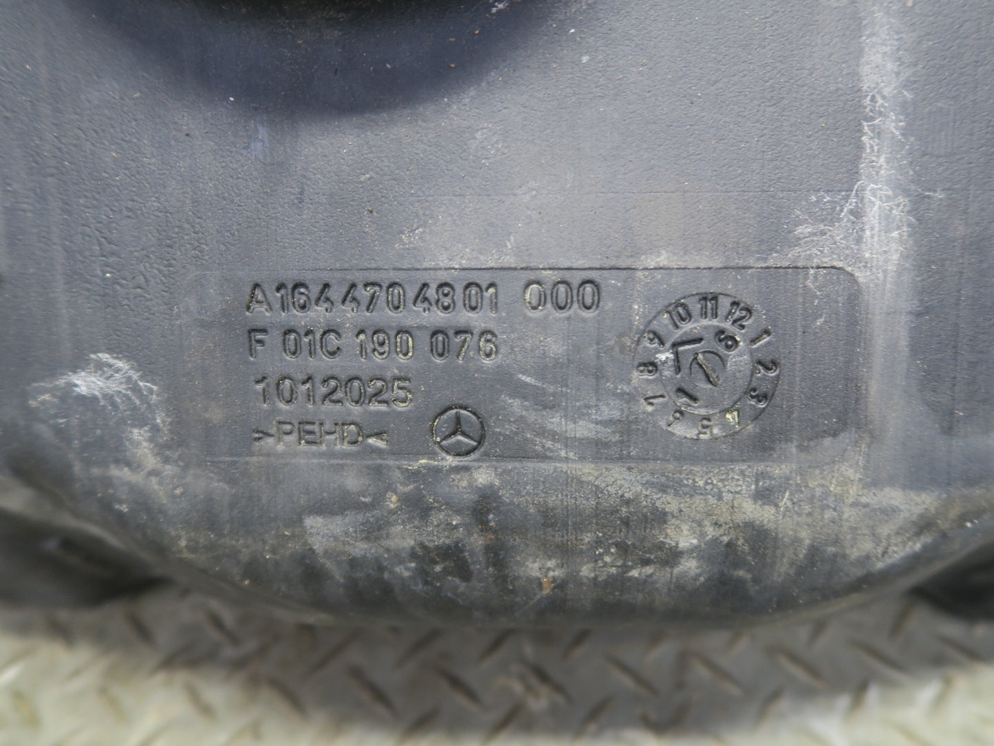10-11 Mercedes W164 ML350 Diesel Adblue Fuel Additive Tank Container OEM