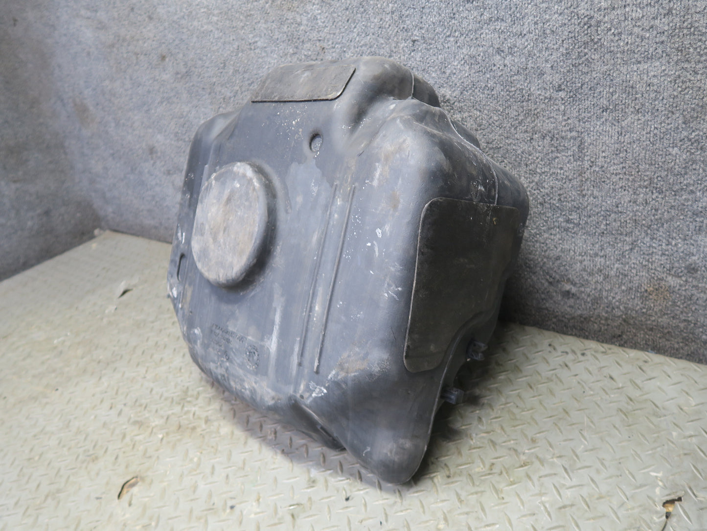 10-11 Mercedes W164 ML350 Diesel Adblue Fuel Additive Tank Container OEM