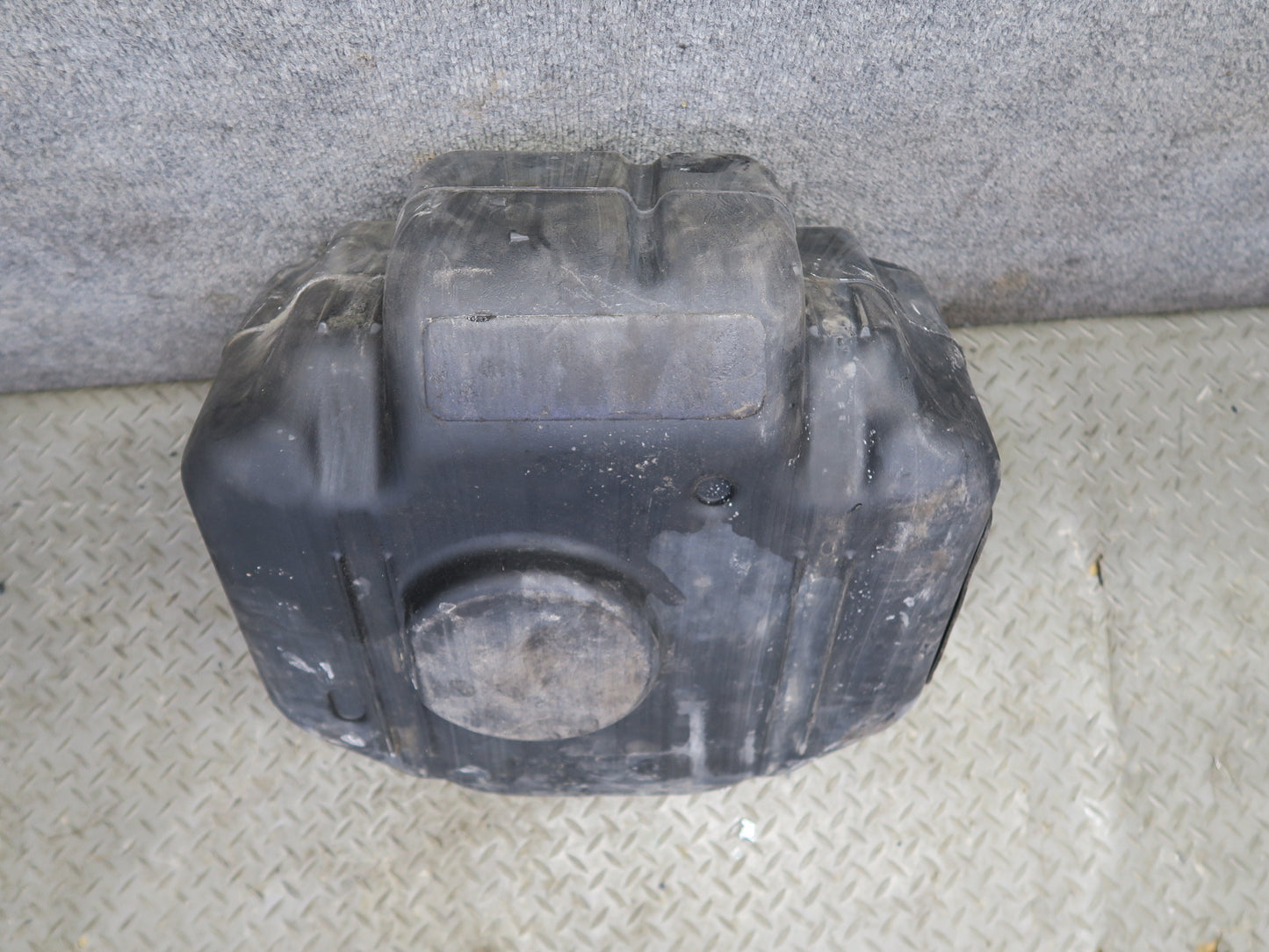 10-11 Mercedes W164 ML350 Diesel Adblue Fuel Additive Tank Container OEM