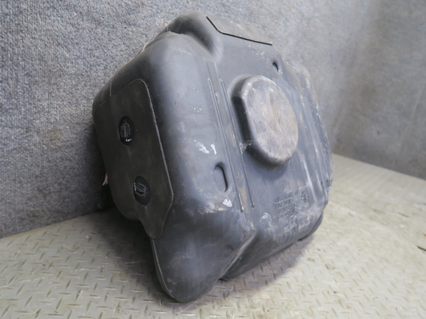 10-11 Mercedes W164 ML350 Diesel Adblue Fuel Additive Tank Container OEM