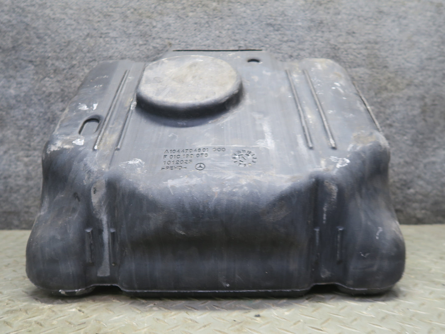 10-11 Mercedes W164 ML350 Diesel Adblue Fuel Additive Tank Container OEM