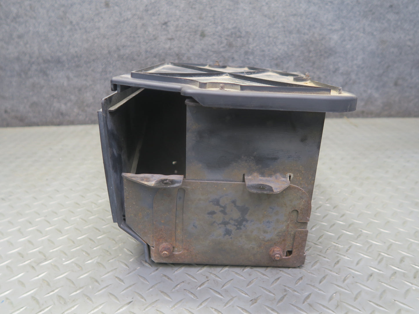 03-06 Chevrolet SSR Rear Under Truck BED Mounted Battery Box OEM