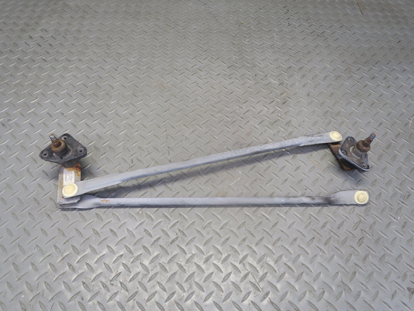03-06 Chevrolet SSR Front Windshield Wiper Transmission Linkage w Motor OEM