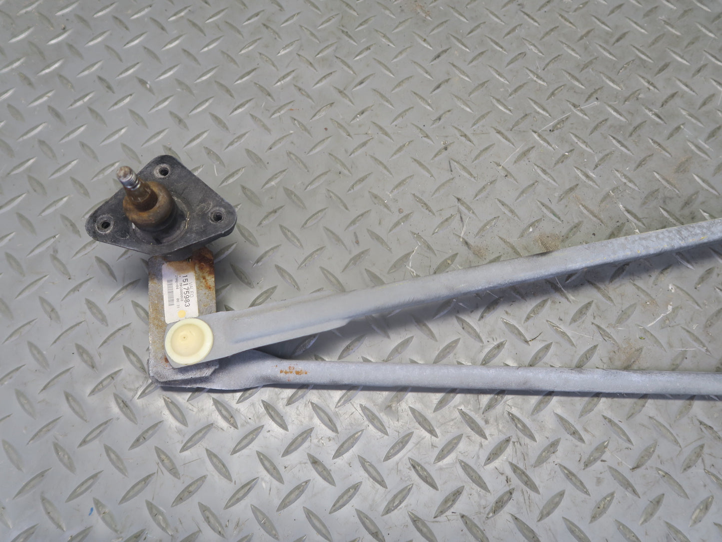 03-06 Chevrolet SSR Front Windshield Wiper Transmission Linkage w Motor OEM