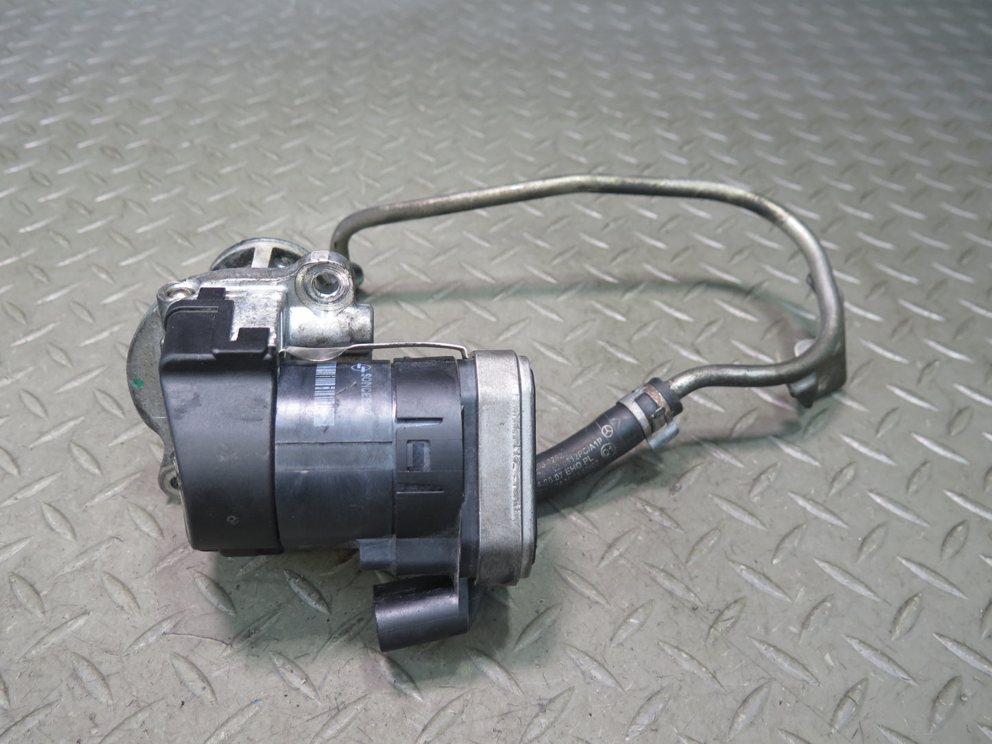 10-11 Mercedes W164 ML350 OM642 Bluetec Diesel EGR Control Valve w Tube OEM