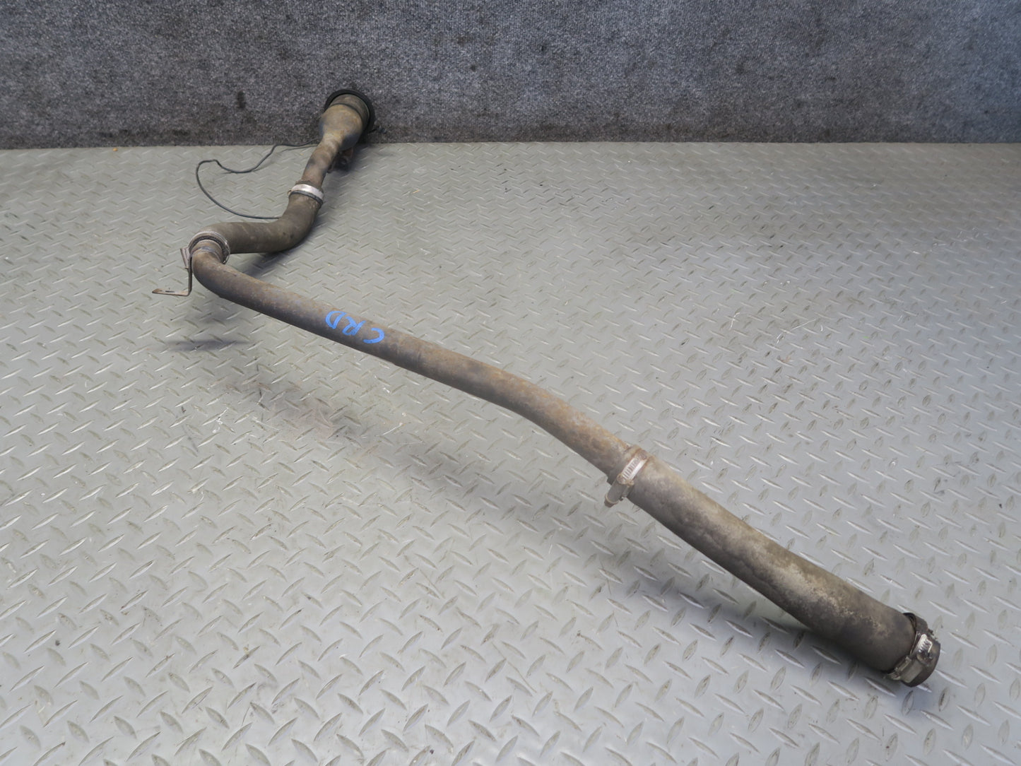 03-06 Chevrolet SSR Fuel Filler Neck Pipe w Fuel Cap 15147917 OEM