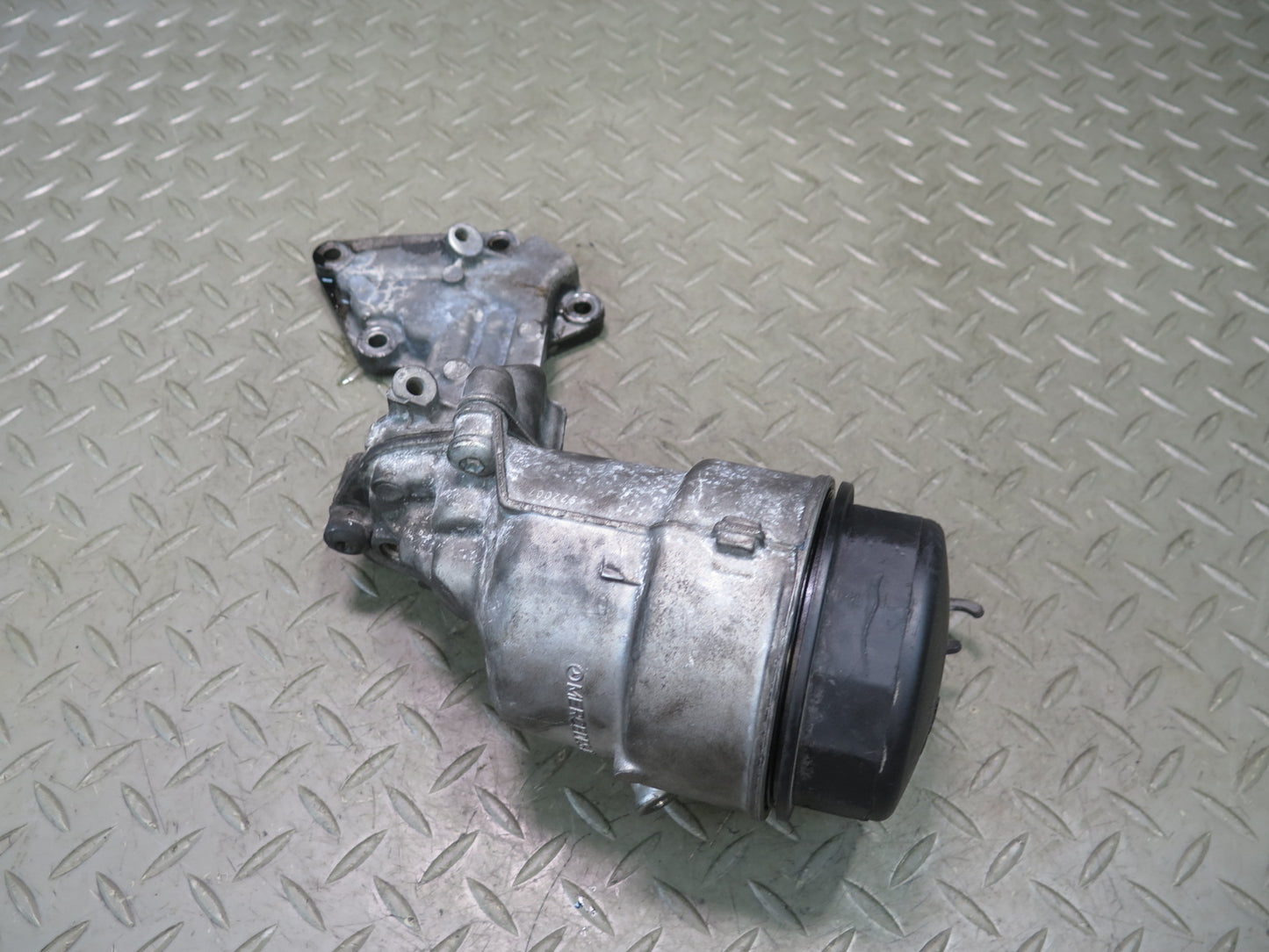 10-11 Mercedes W164 ML350 OM642 Bluetec Diesel Engine Oil Filter Housing OEM