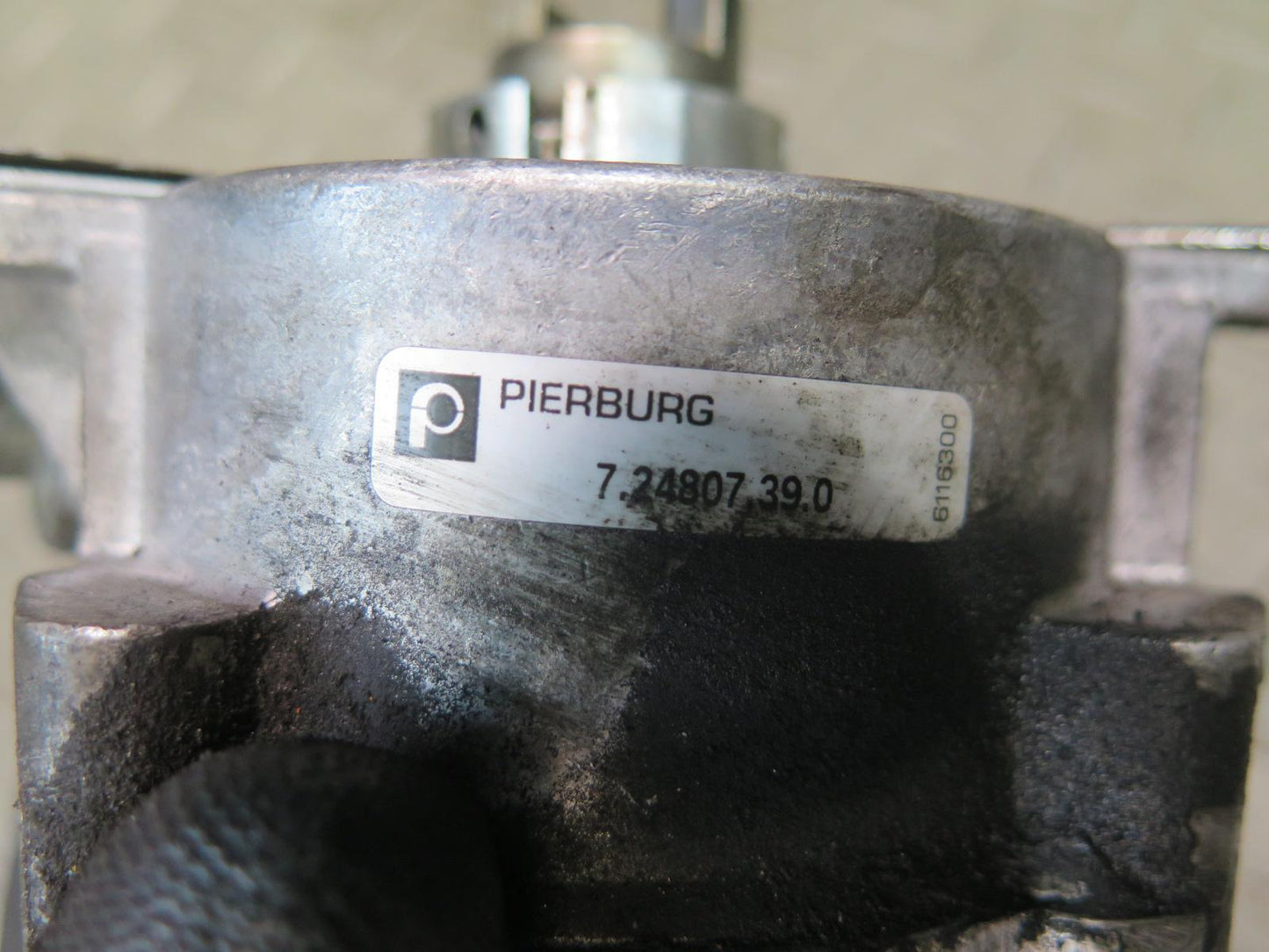10-11 Mercedes W164 ML350 OM642 Bluetec Diesel Vacuum Pump OEM