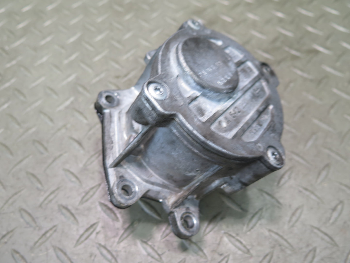 10-11 Mercedes W164 ML350 OM642 Bluetec Diesel Vacuum Pump OEM
