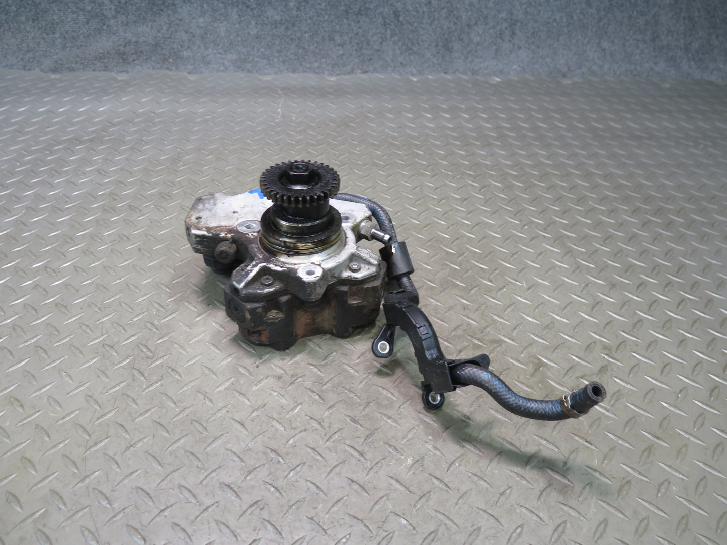 10-11 Mercedes W164 ML350 Diesel OM642 Diesel Engine High Pressure Fuel Pump OEM