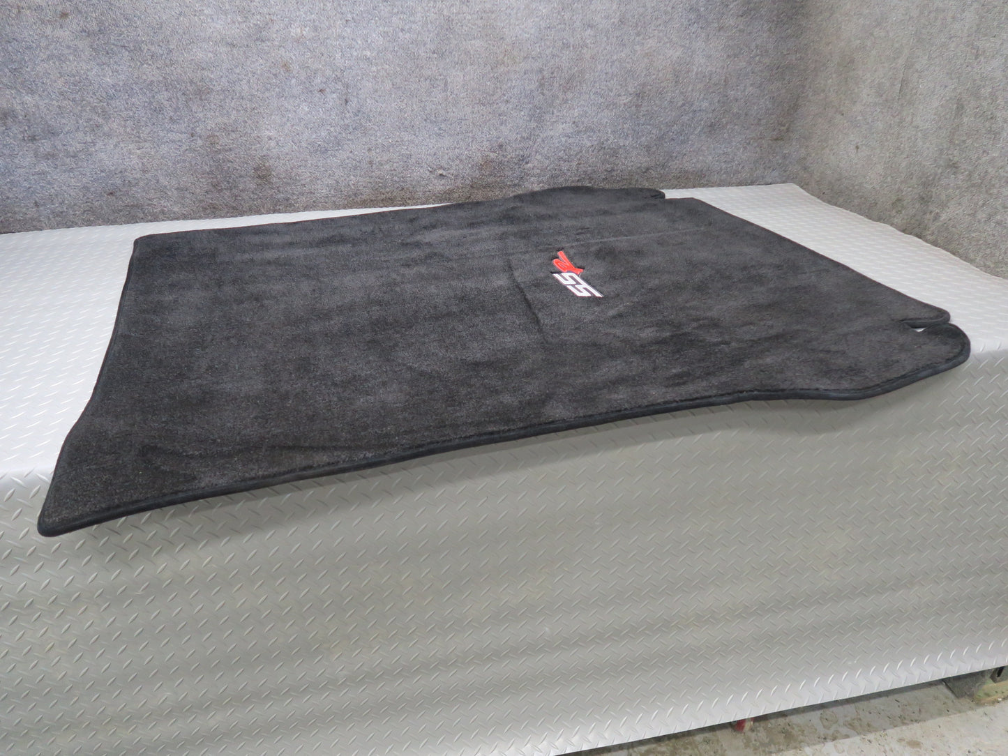 03-06 Chevrolet SSR Lloyd Mats Rear BED Floor Carpet Cover Black OEM
