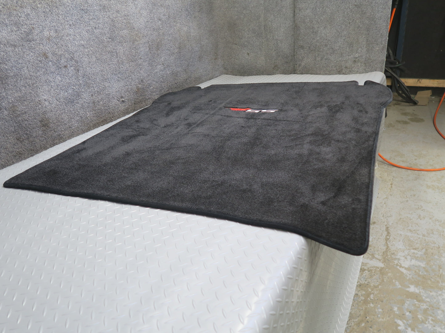 03-06 Chevrolet SSR Lloyd Mats Rear BED Floor Carpet Cover Black OEM
