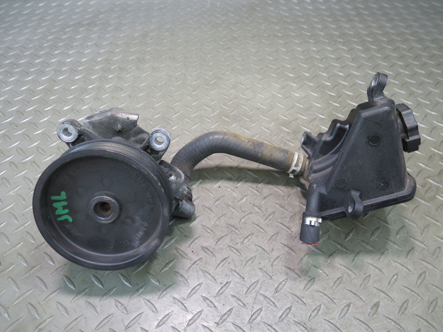 10-11 Mercedes W164 ML350 Bluetec Diesel Power Steering Pump w Reservoir OEM