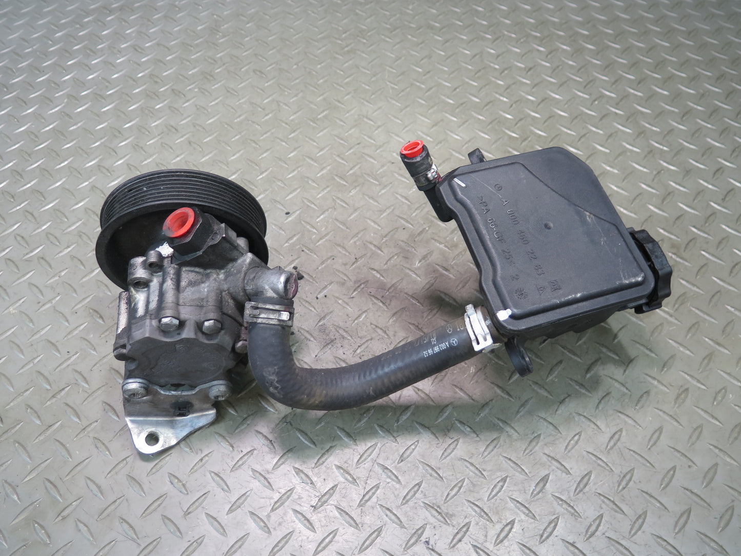 10-11 Mercedes W164 ML350 Bluetec Diesel Power Steering Pump w Reservoir OEM