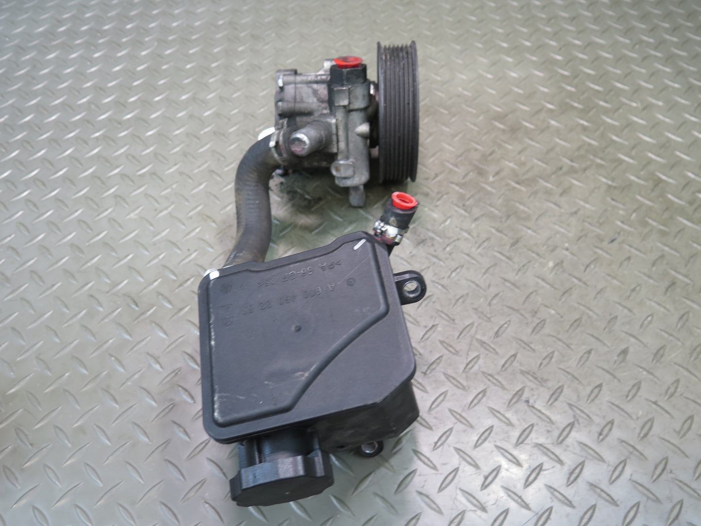 10-11 Mercedes W164 ML350 Bluetec Diesel Power Steering Pump w Reservoir OEM