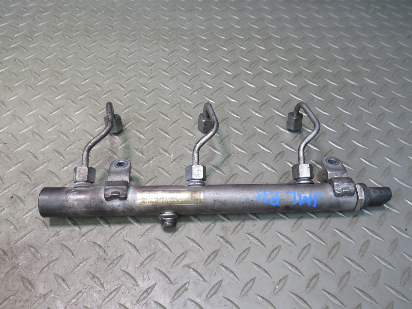10-11 Mercedes W164 ML350 M642 Bluetec Diesel Fuel Injection Rail Set of 3 OEM