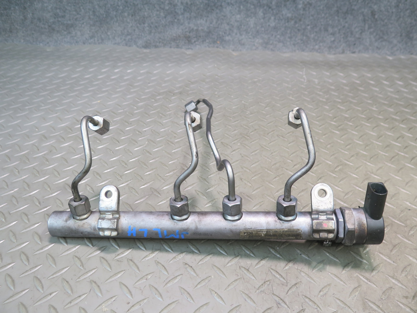 10-11 Mercedes W164 ML350 M642 Bluetec Diesel Fuel Injection Rail Set of 3 OEM