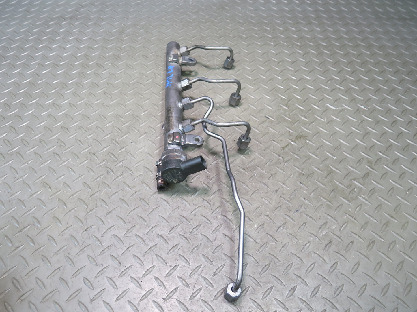 10-11 Mercedes W164 ML350 M642 Bluetec Diesel Fuel Injection Rail Set of 3 OEM