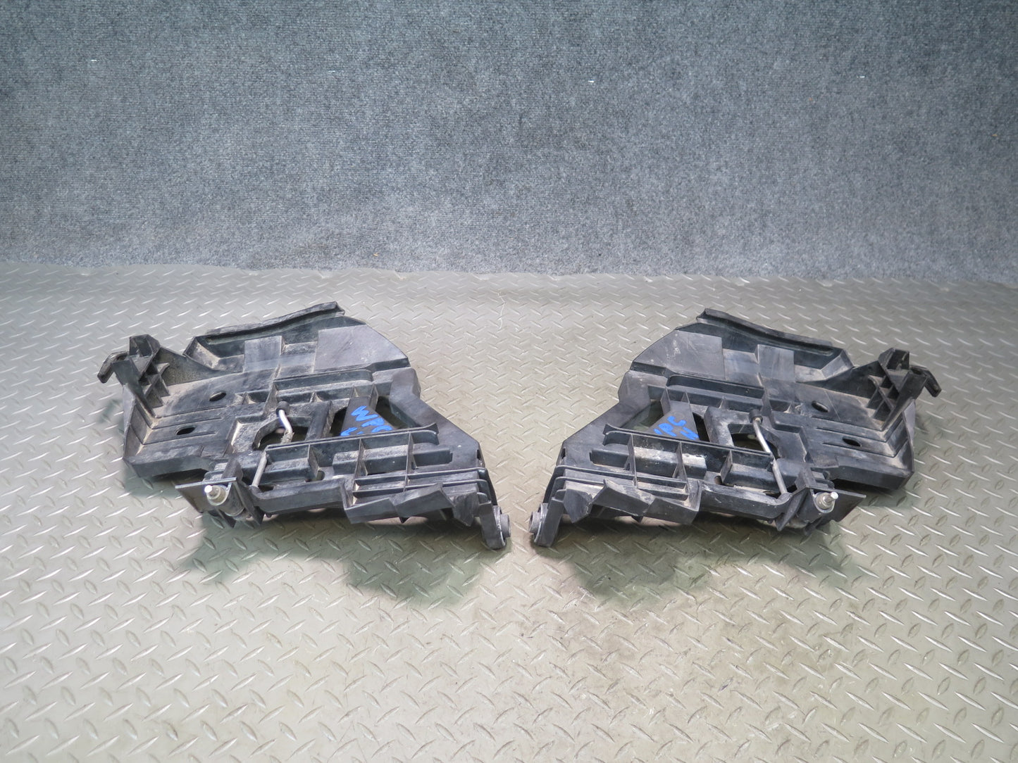 2003-2006 Porsche Cayenne 955 Front Left & Right Headlight Mount Set of 2