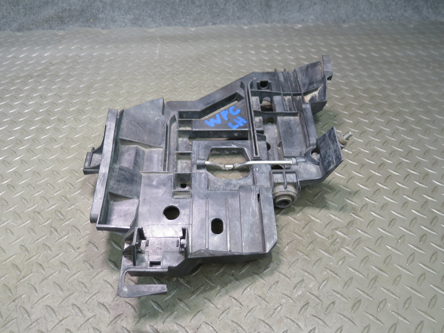 2003-2006 Porsche Cayenne 955 Front Left & Right Headlight Mount Set of 2