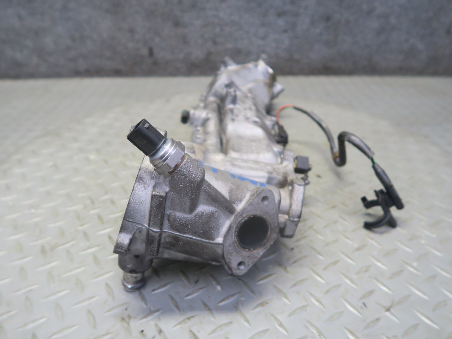 10-11 Mercedes W164 ML350 M642 Diesel Left Engine Air Intake Manifold OEM