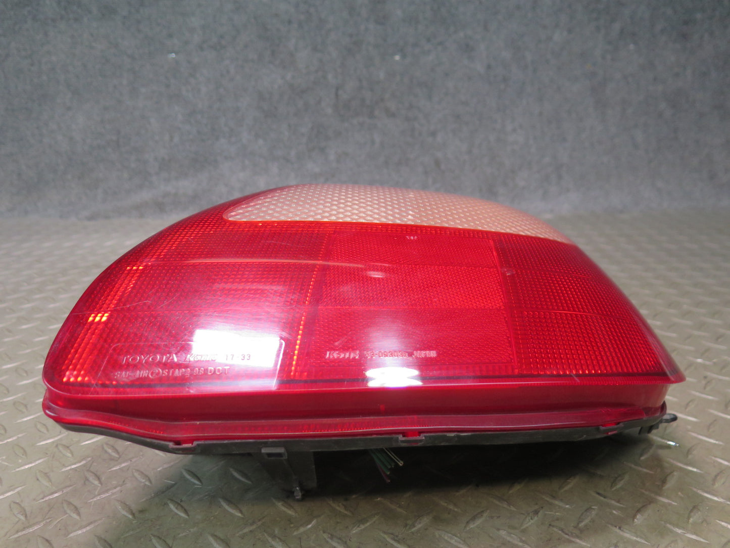 00-02 Toyota MR2 Spyder ZZW30L Rear Right Tail Light Lamp OEM