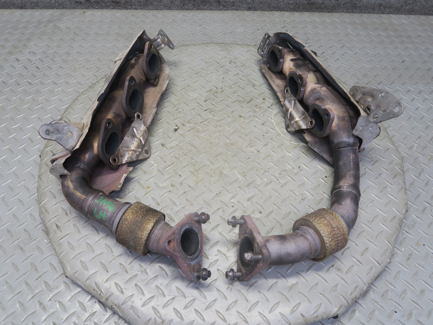 10-11 Mercedes W164 ML350 Diesel Bluetec Left & Right Exhaust Manifold Set OEM