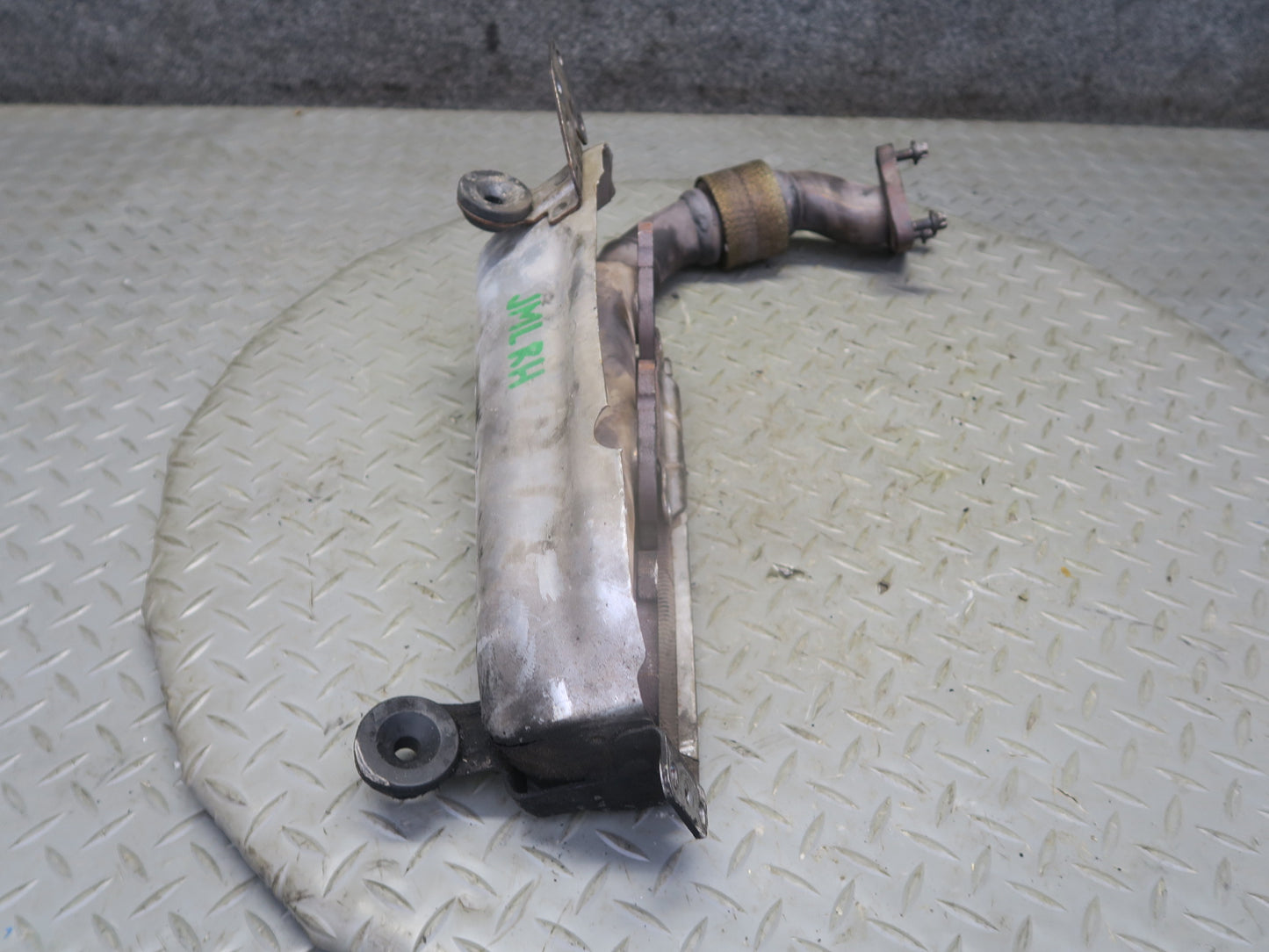 10-11 Mercedes W164 ML350 Diesel Bluetec Left & Right Exhaust Manifold Set OEM