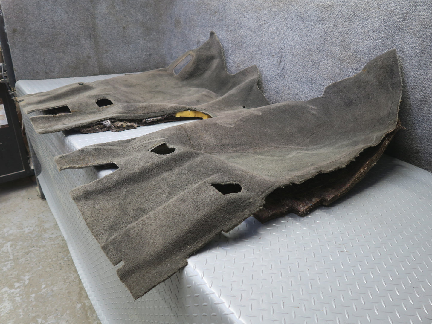 03-04 Chevrolet SSR Front Interior Floor MAT Carpet Liner Cover Black OEM