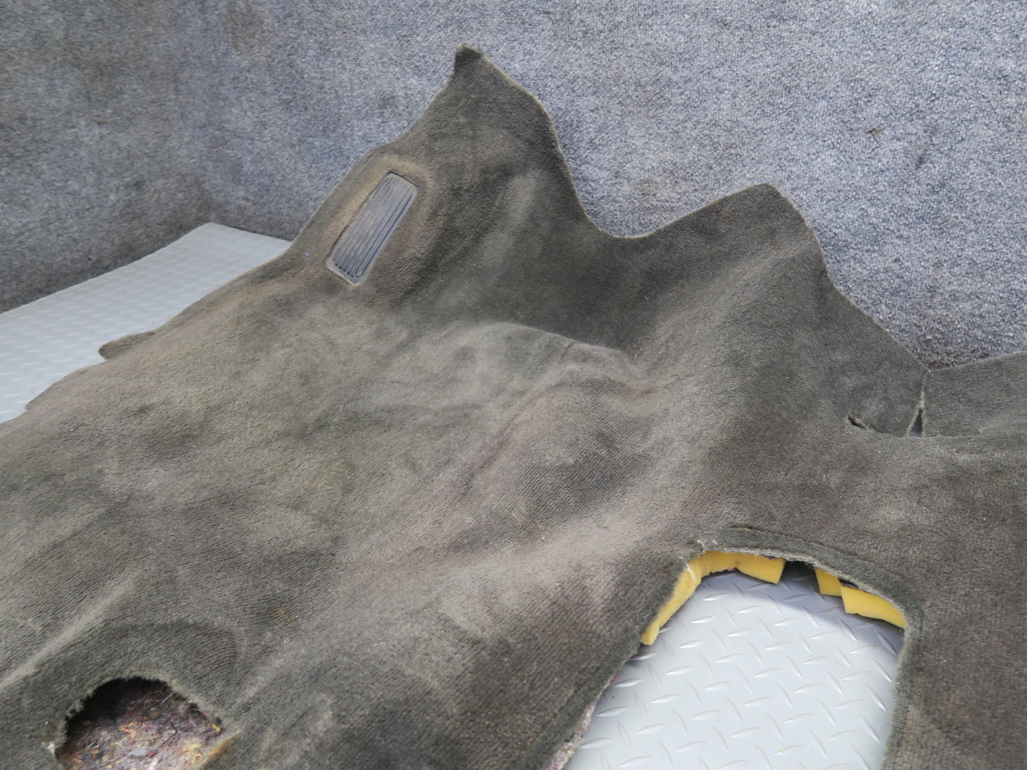03-04 Chevrolet SSR Front Interior Floor MAT Carpet Liner Cover Black OEM