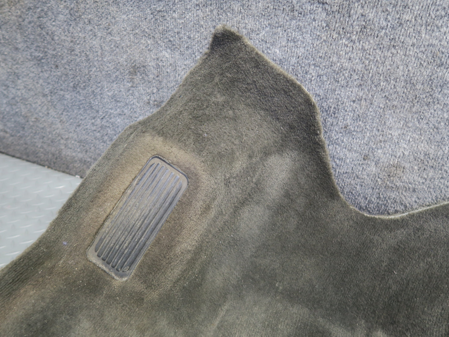 03-04 Chevrolet SSR Front Interior Floor MAT Carpet Liner Cover Black OEM