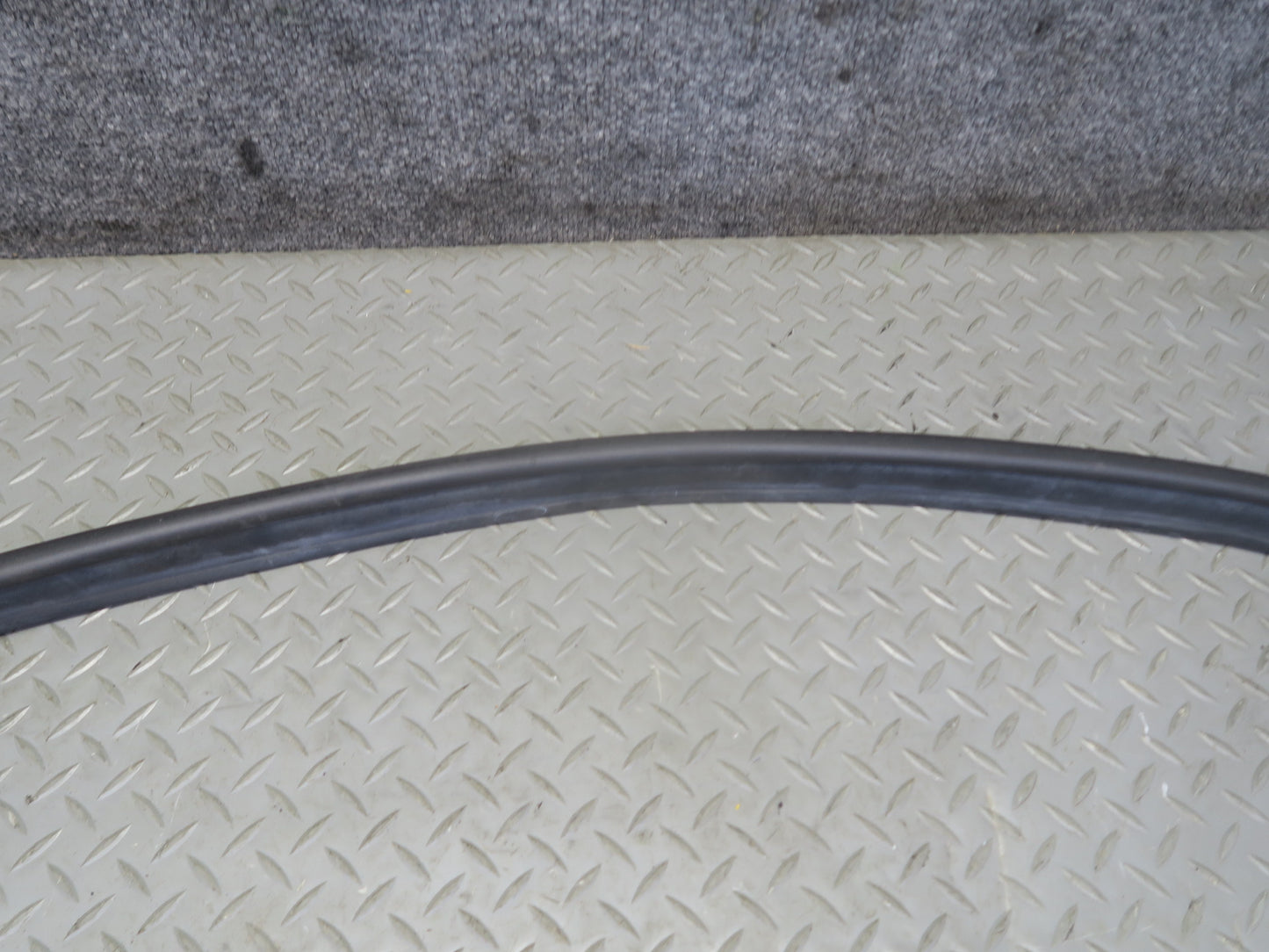 14-19 Mini Cooper S F55 F56 F57 Hood Bonnet Weatherstrip Rubber Seal OEM