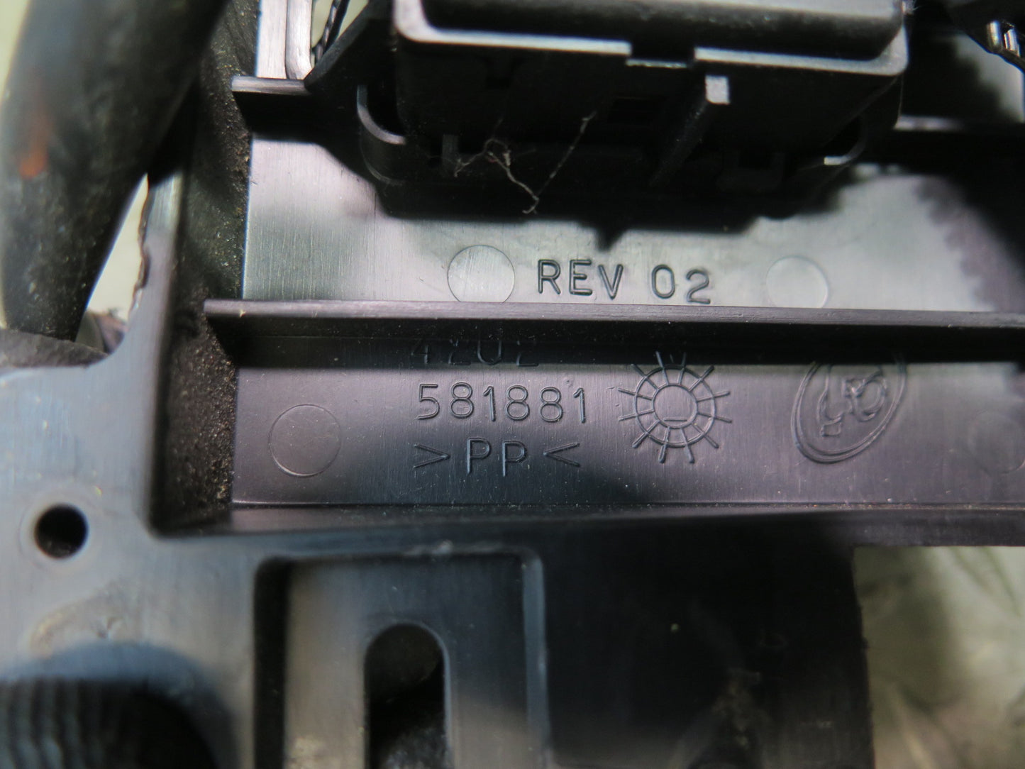 03-06 Chevrolet SSR Front Left Driver Seat Adjustment Memory Heated Switch OEM