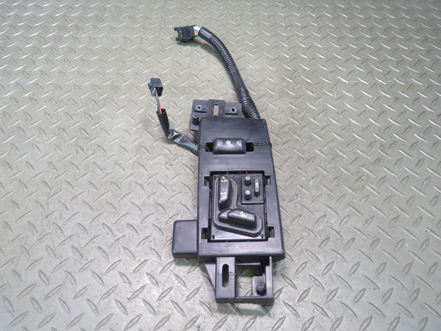 03-06 Chevrolet SSR Front Left Driver Seat Adjustment Memory Heated Switch OEM