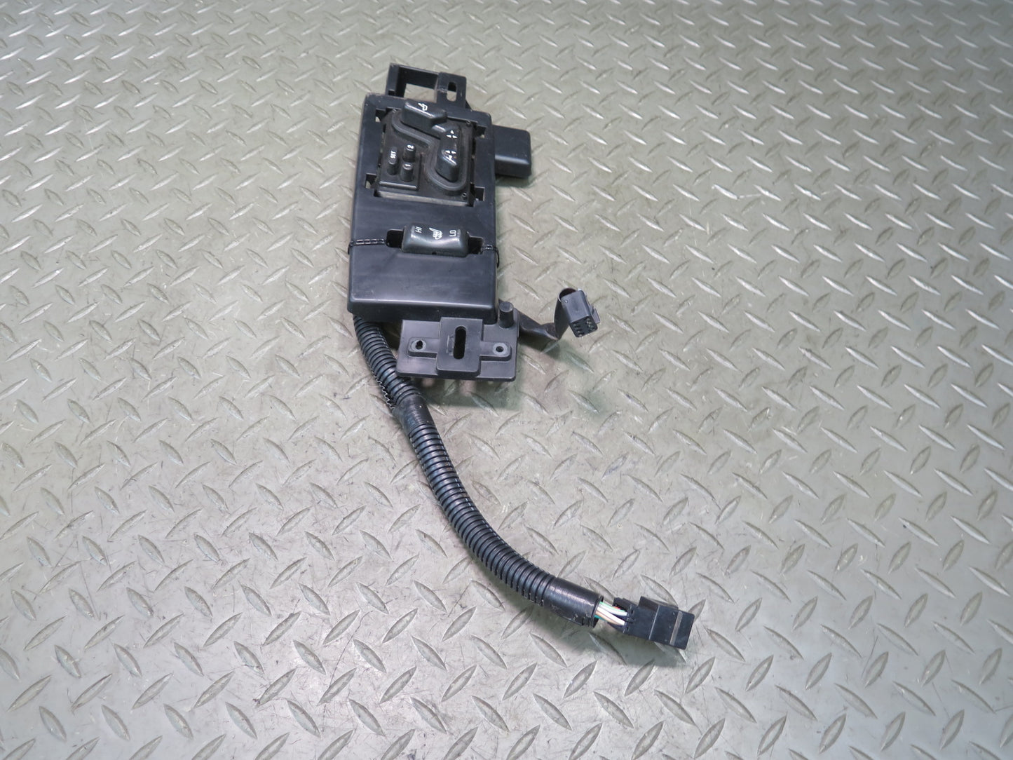 03-06 Chevrolet SSR Front Left Driver Seat Adjustment Memory Heated Switch OEM